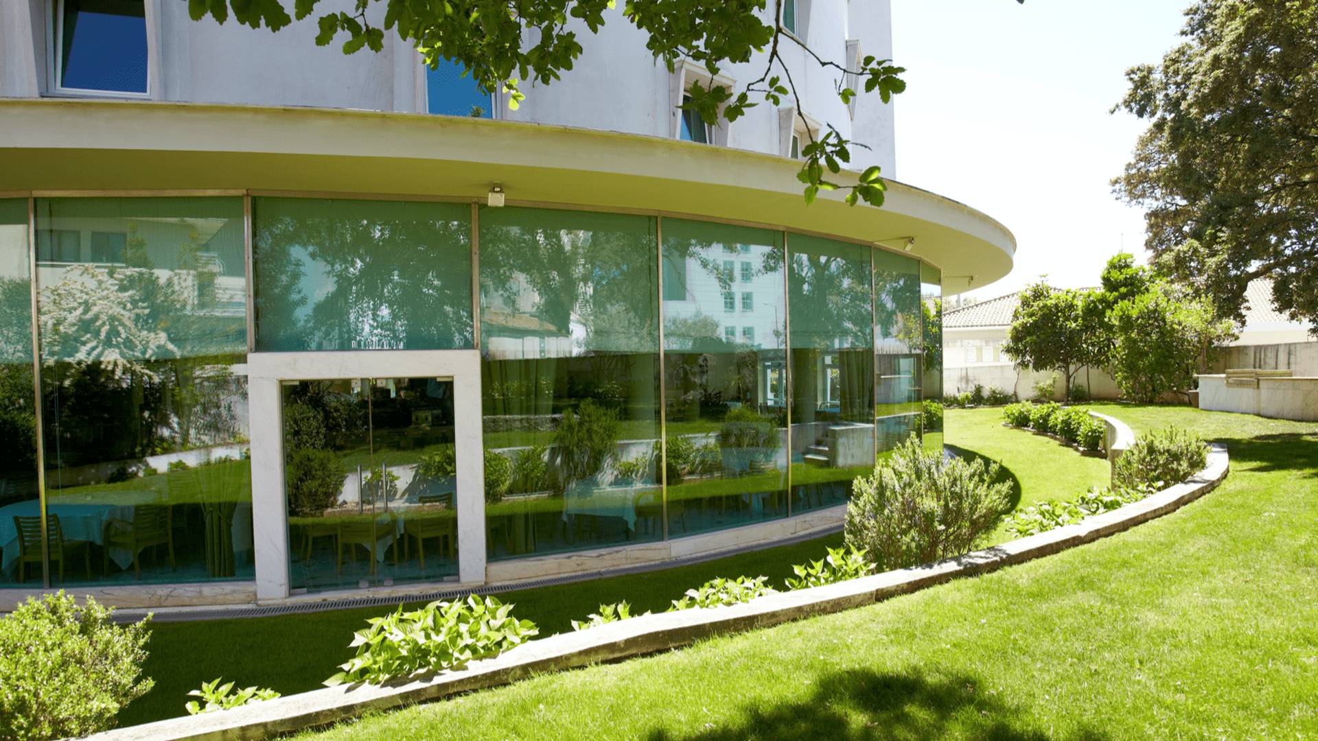 Un entorno de paz y tranquilidad a 2 minutos del santuario.  Hotel Santa Maria Fátima