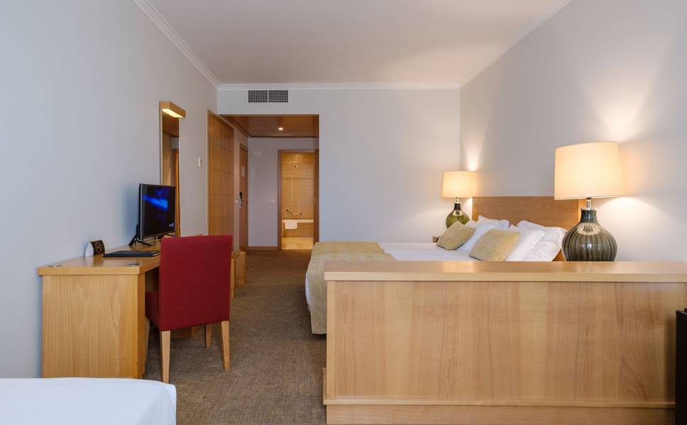 Habitación triple estándar Hotel Santa Maria Fátima Habitación triple estándar Hotel Santa Maria Fátima