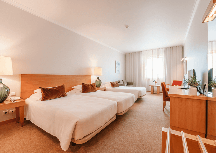 Habitación Triple Estándar Hotel Santa Maria Fátima Habitación Triple Estándar Hotel Santa Maria Fátima